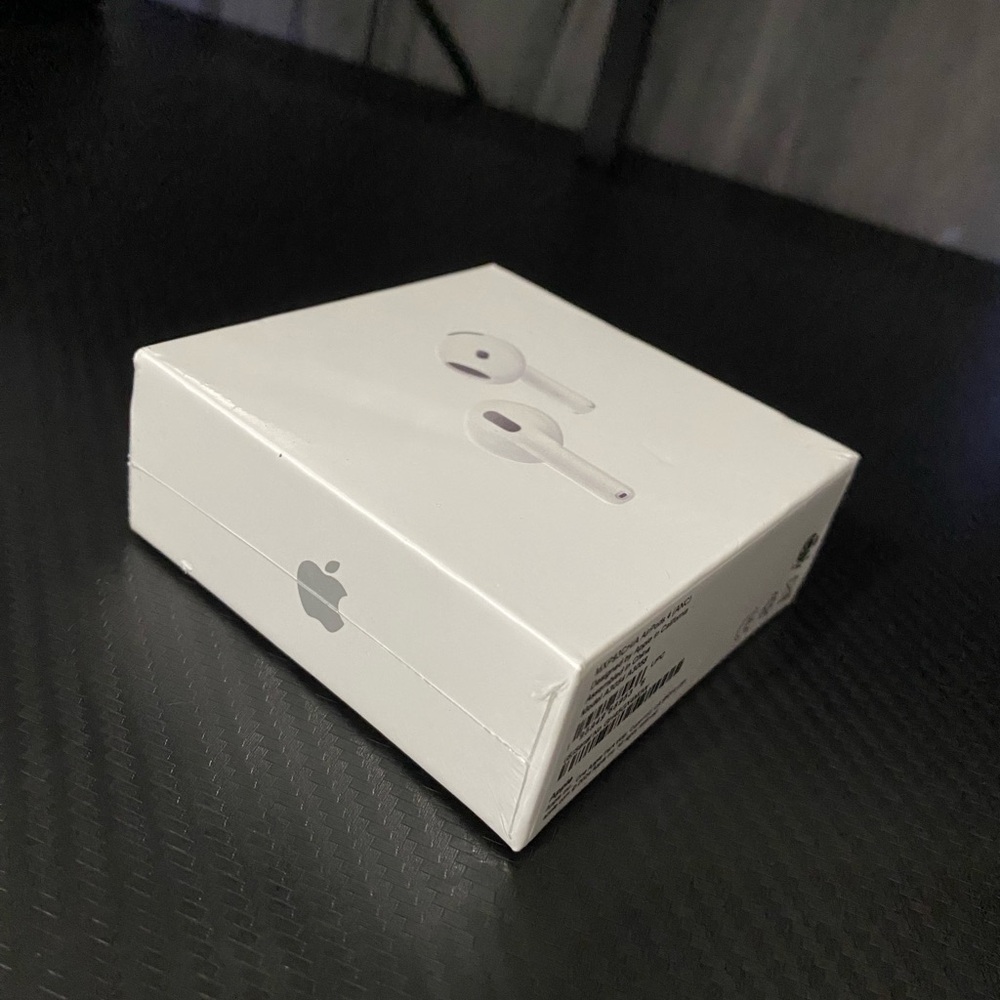 Apple AirPods 4 with Active Noise Cancellation (ANC) BRAND NEW SEALED - Picture 4 of 4